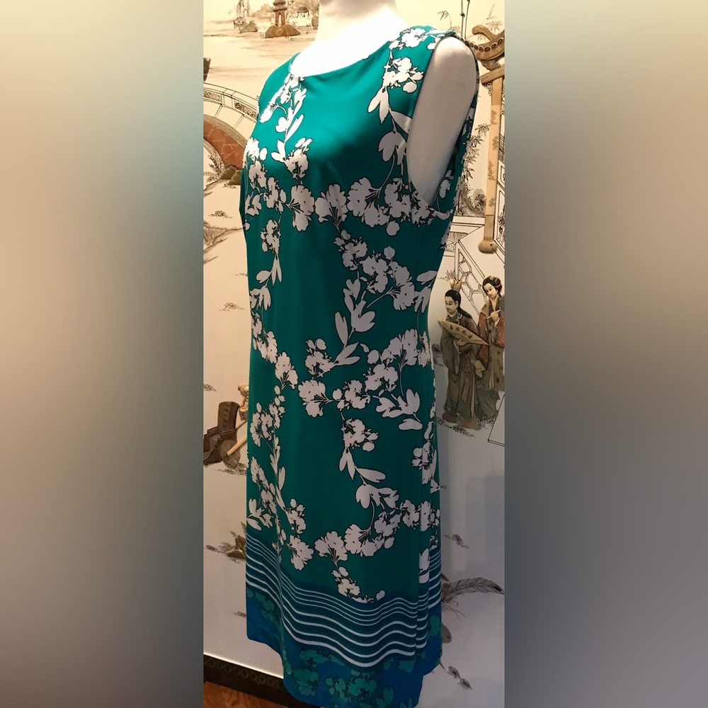 Chaps size 8 flowered sleeveless dress